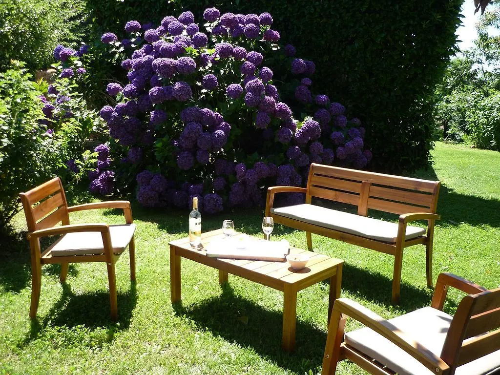 B&B Bosco Fiorito Malgesso Bed & Breakfast